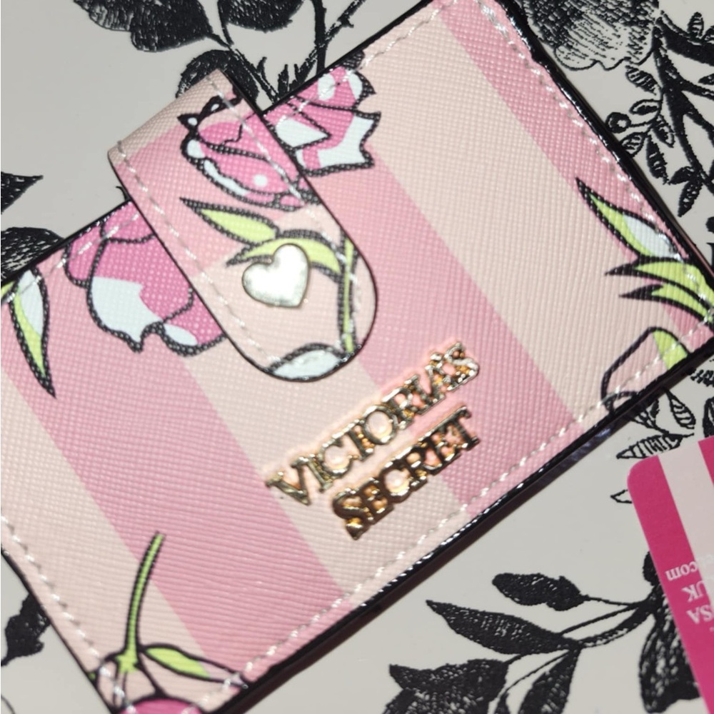 Victoria Secret Expandable Card Case New - Picture 3 of 4